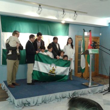 El 28 de febrero  ASFANUCA entrega la Bandera de Andalucía a una de las  entidades galardonadas en 2015 por el partido Andalucista